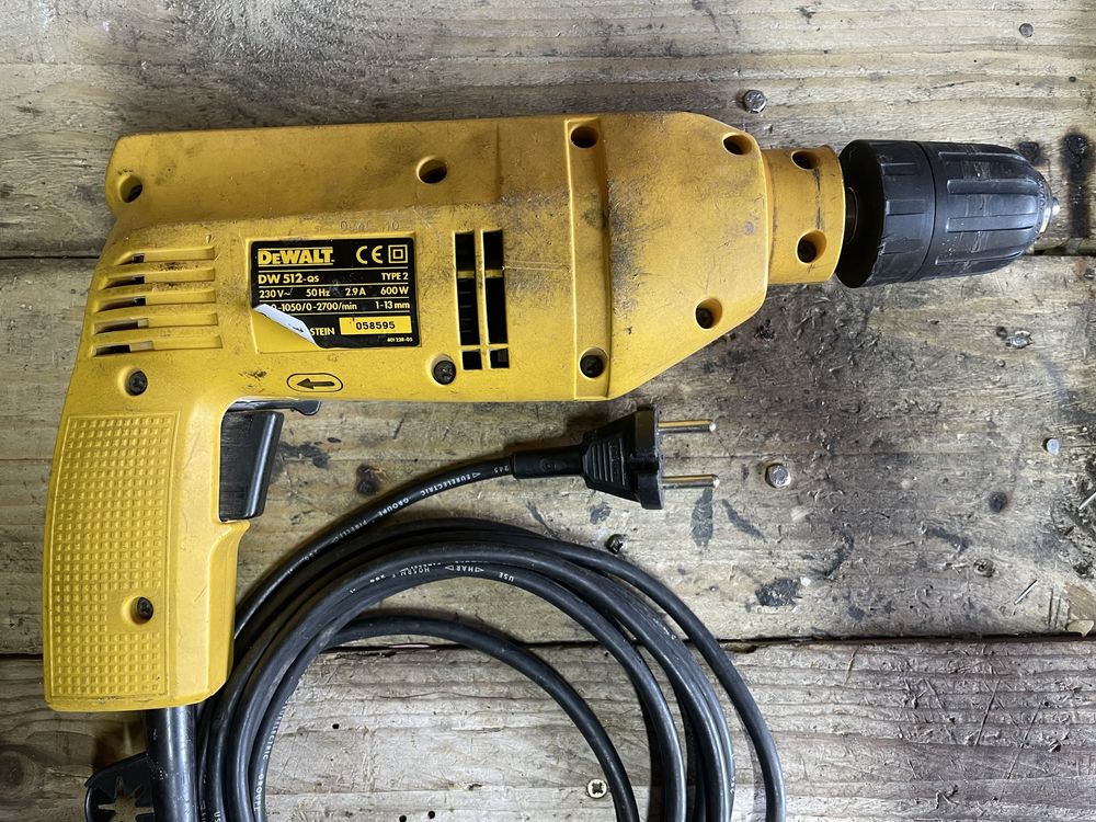 Máquina de Furar DeWALT DW512-qs