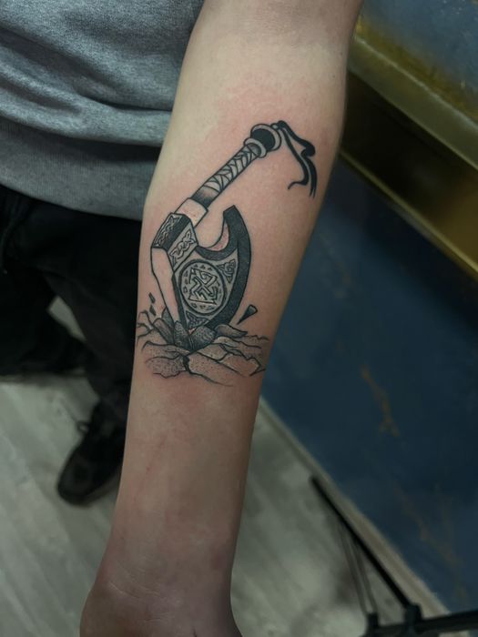 Тату майстер Вікторія