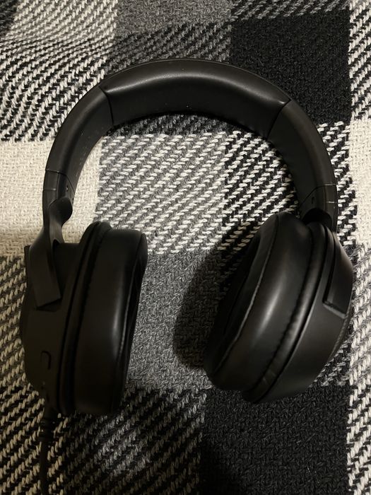Продам навушники Razer