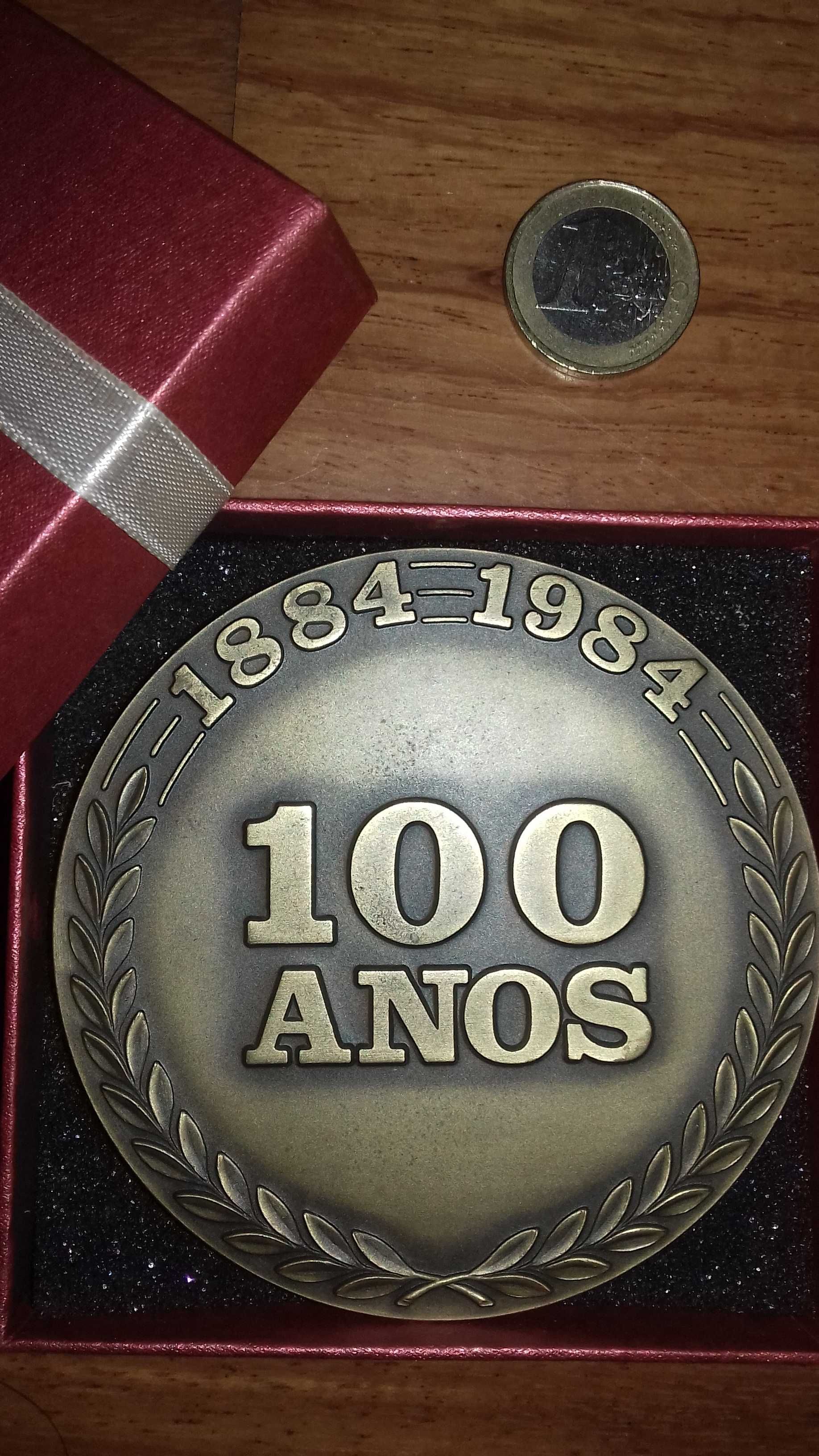 100 anos do Borges & Irmão - Medalha comemorativa do Banco