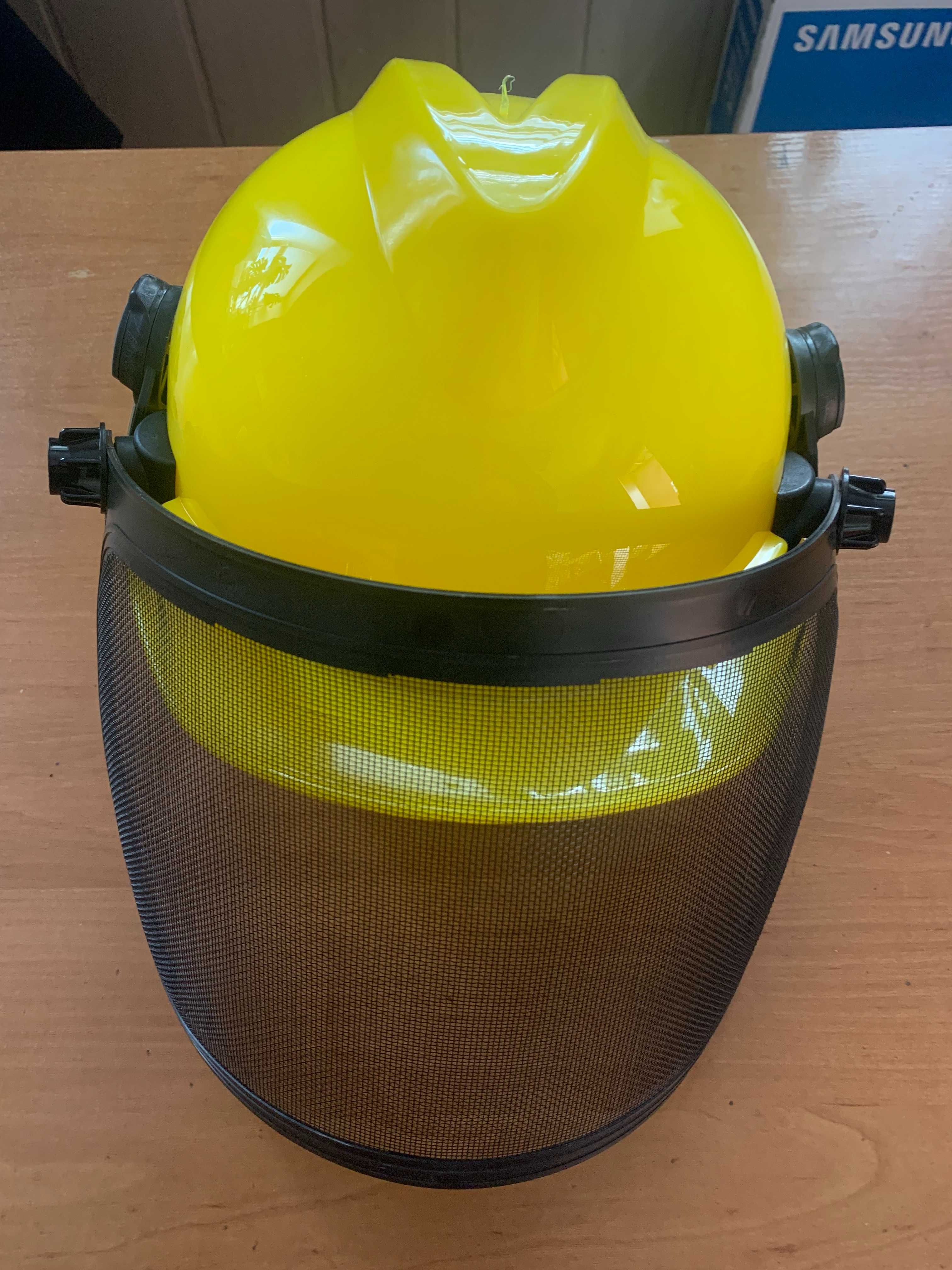 Шлем защитный с сеткою и наушниками Special