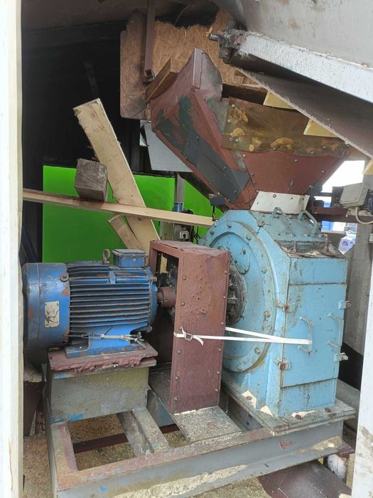 Podajnik do pelletu z mieszadłem pellet mieszadło suszarnia bufor