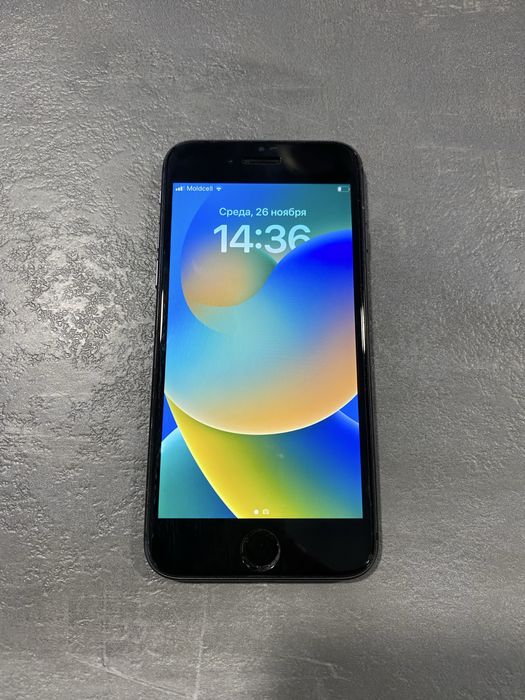 iPhone 8 64GB у відмінному стані