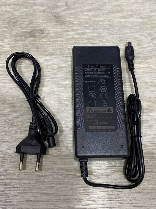 Зарядний пристрій для електросамокату Xiaomi M365 та інших 42В 2А
