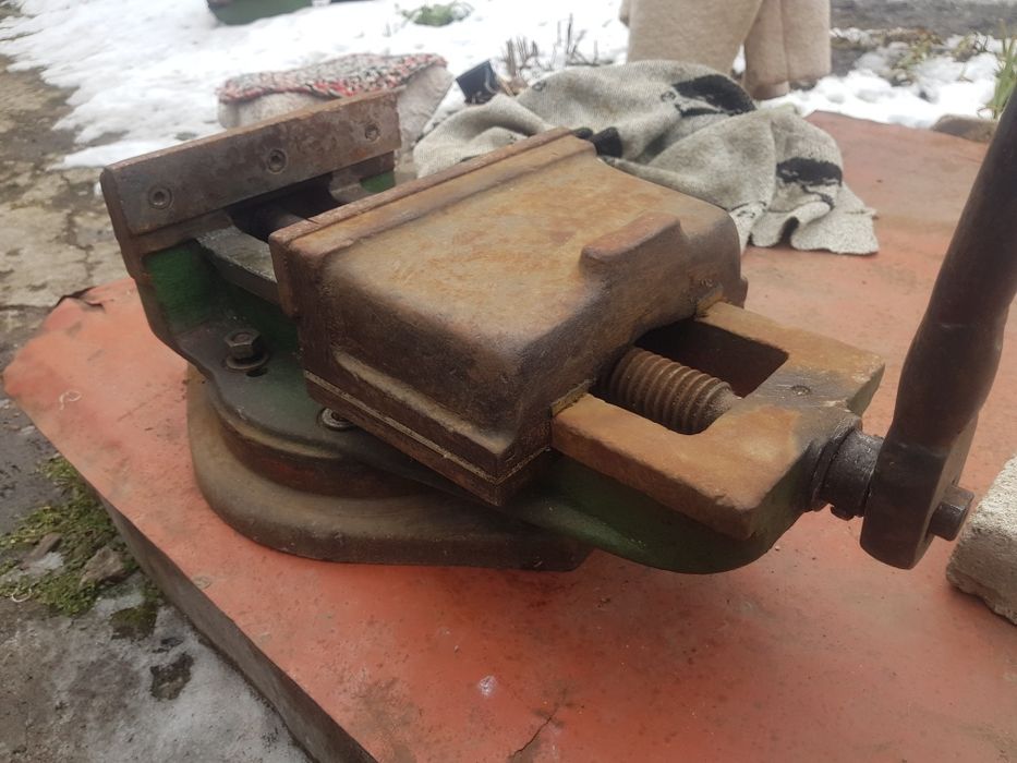 Станочные тиски 250