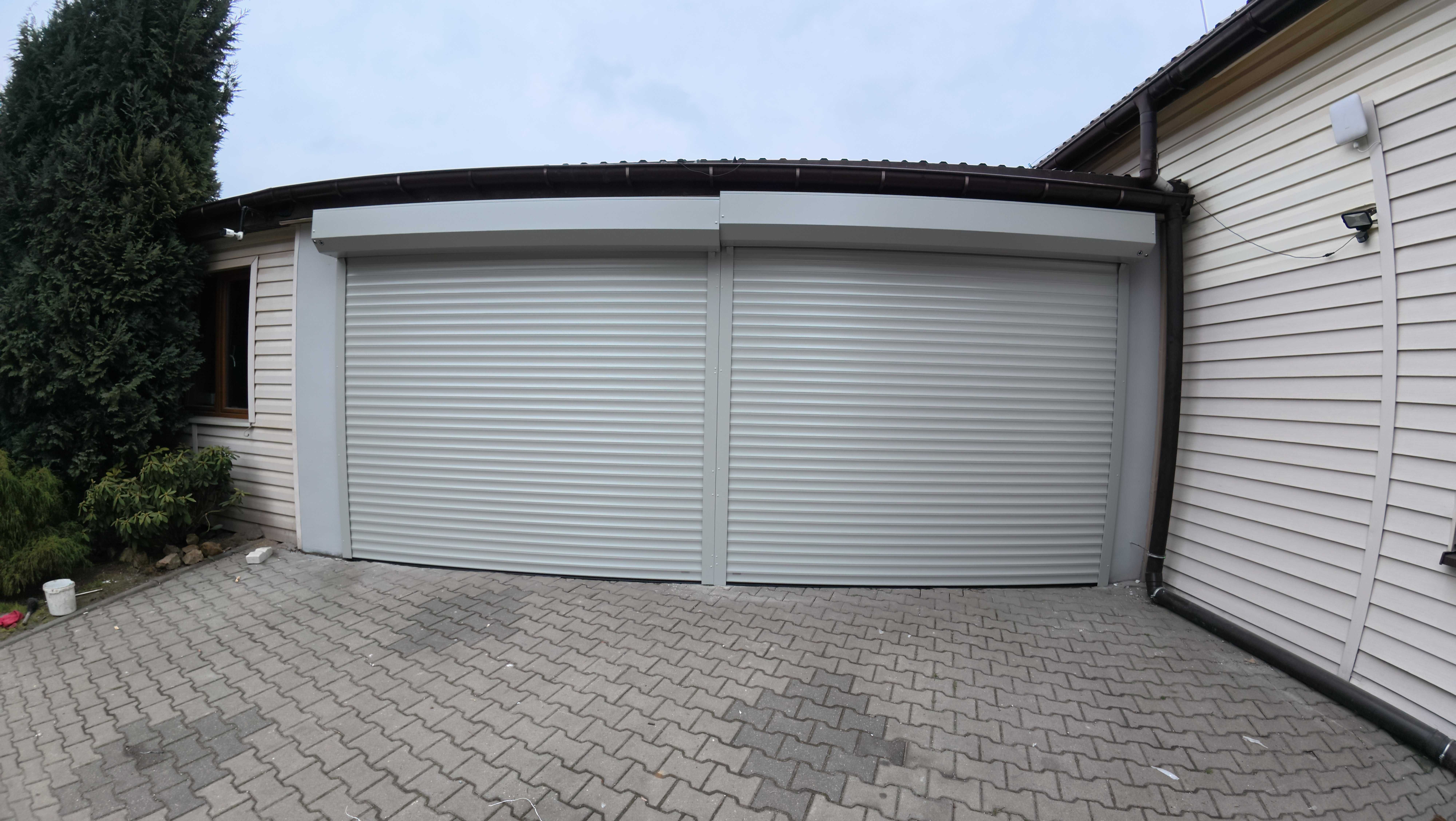 Drzwi rolowane w kolorze szarym PA 77 3 x 2,5 m