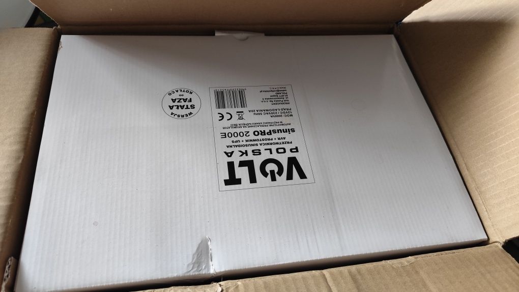 Zasilacz awaryjny SINUS PRO 2000 E 12/230V (1250/2000W)
