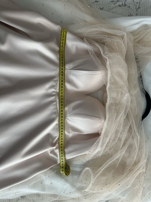 Весільна сукня з перлинками