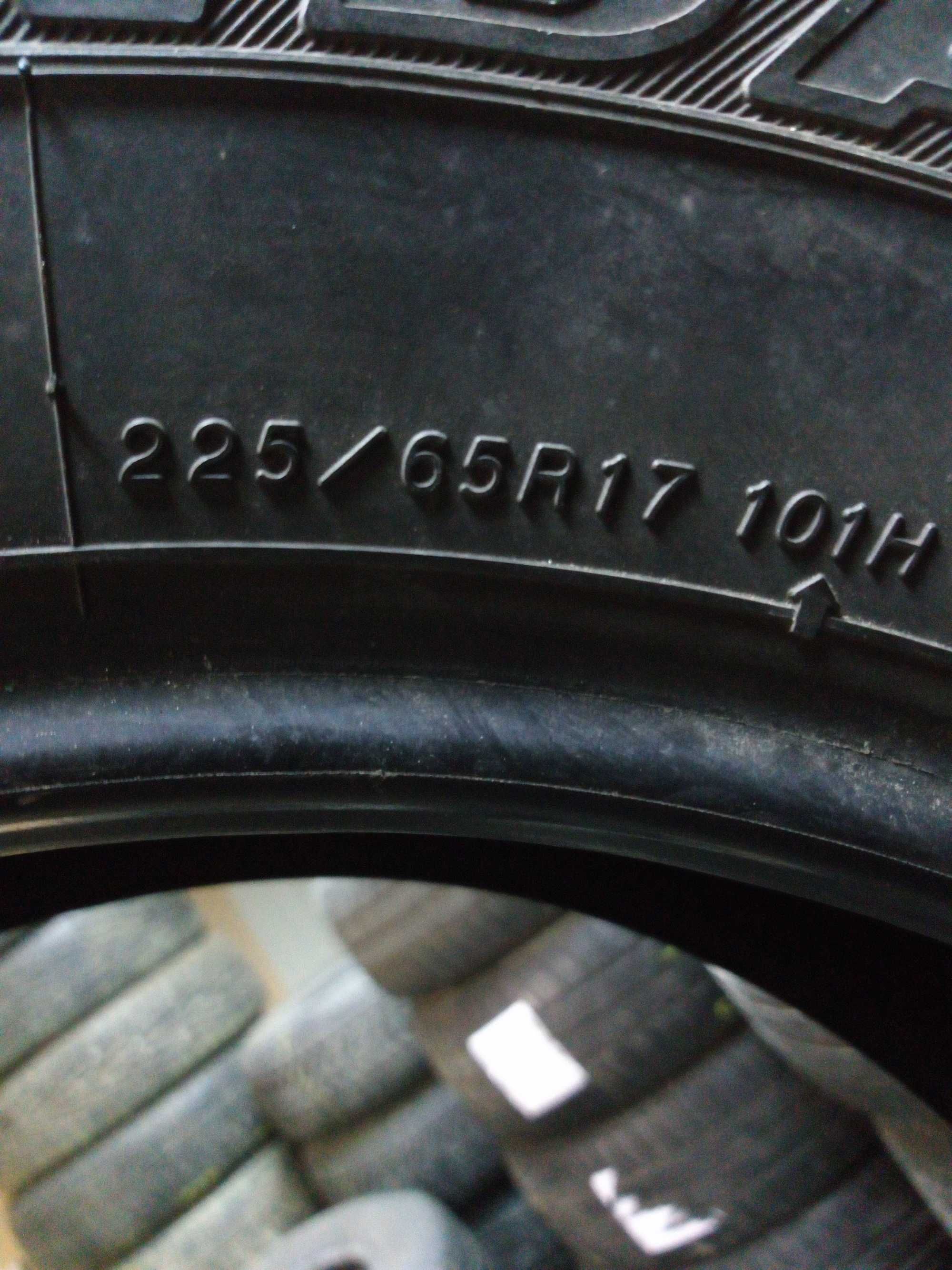 225/65R17 Yokohama лето 4 шт. 1300 за шт.