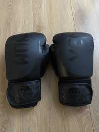 Боксерські рукавиці Venum