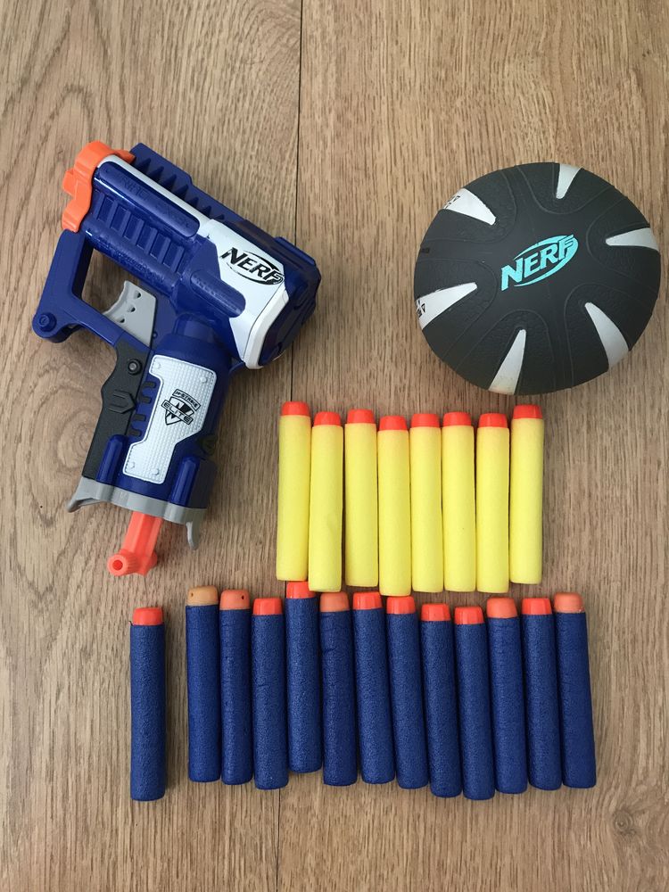 Pistola de lança dardos Nerf Elite Triad 3-EX