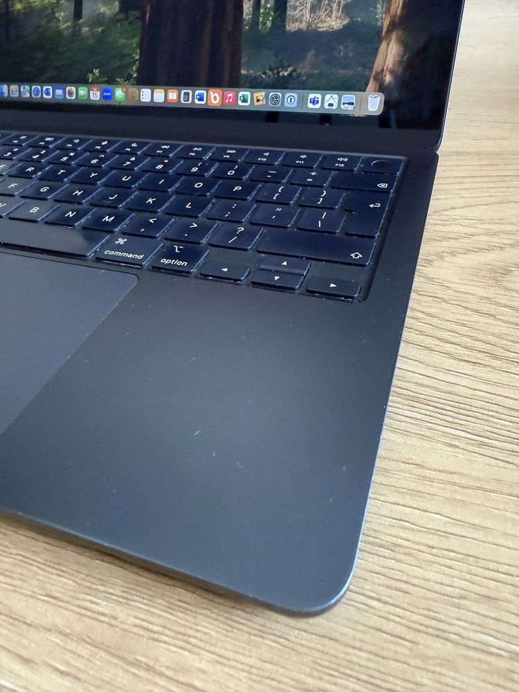 Idealny Apple Macbook Air 13 A2681