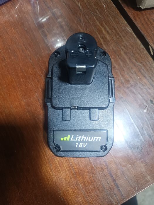 акумулятор Ryobi ONE+ 18 В Li-ion.