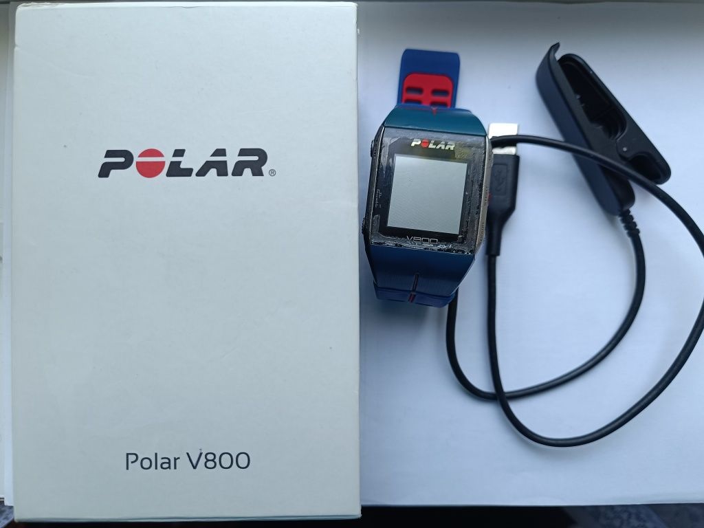 Мультиспортивные часы Polar v800