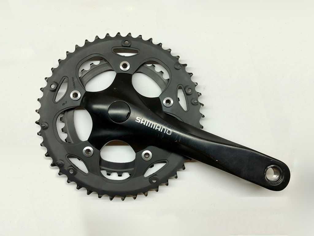 Grupa osprzętu Shimano Claris 2x8 z kasetą Sunrace i łańcuchem KMC