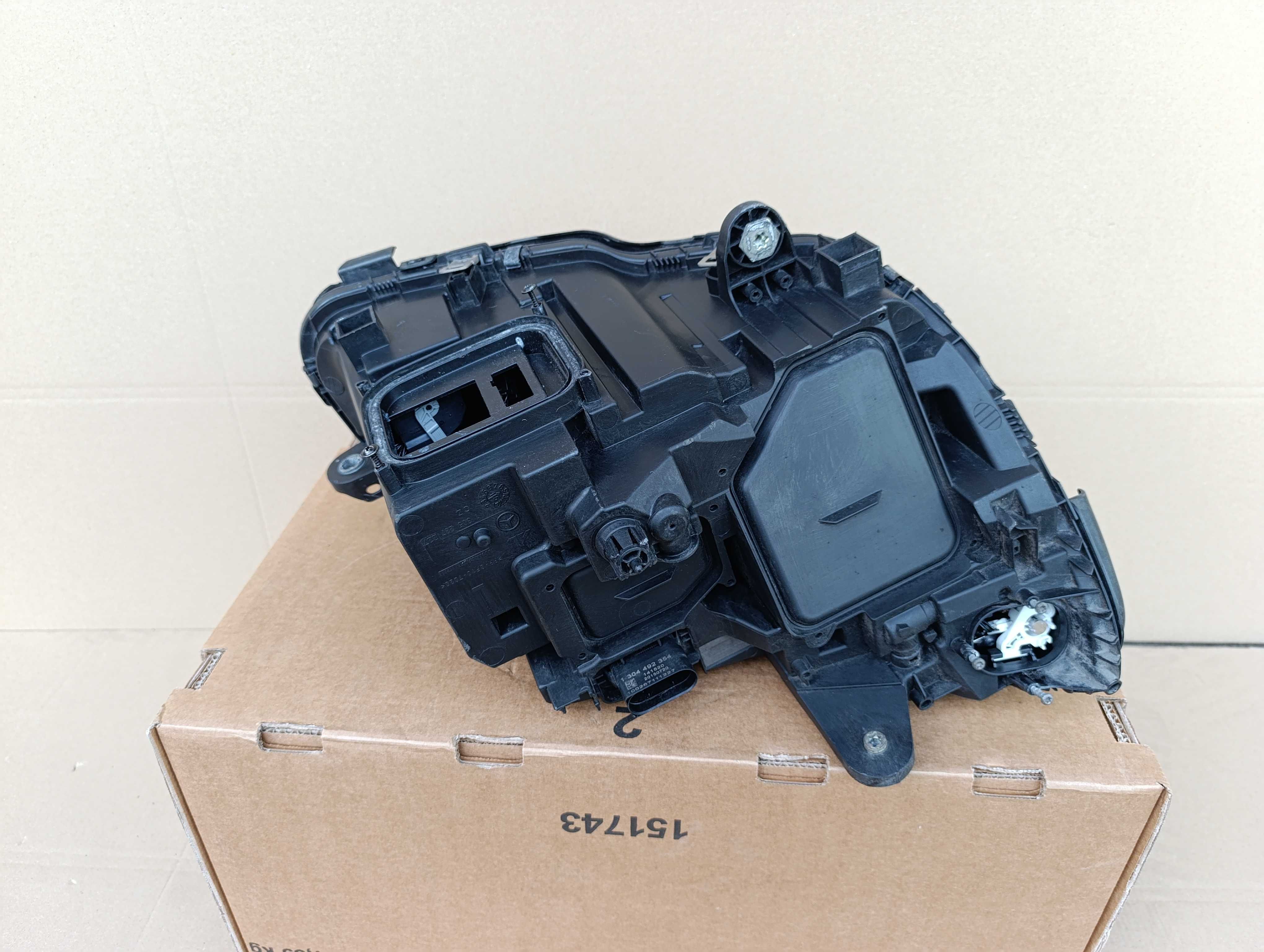 MERCEDES W205 W 205 lampa lewa przód przednia reflektor 205.906.3703