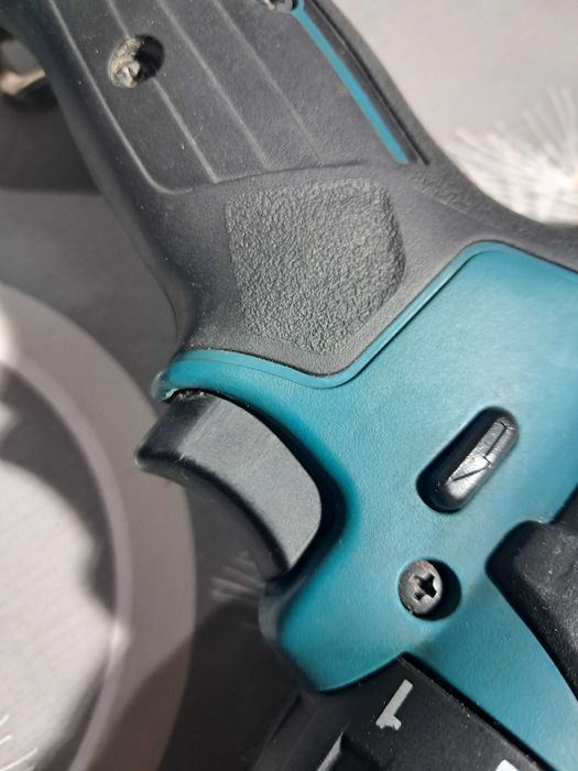 шуруповерт makita DF333D Тушка  как новый