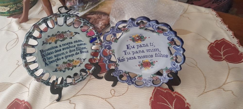 Pratos de Alcobaça. Falantes