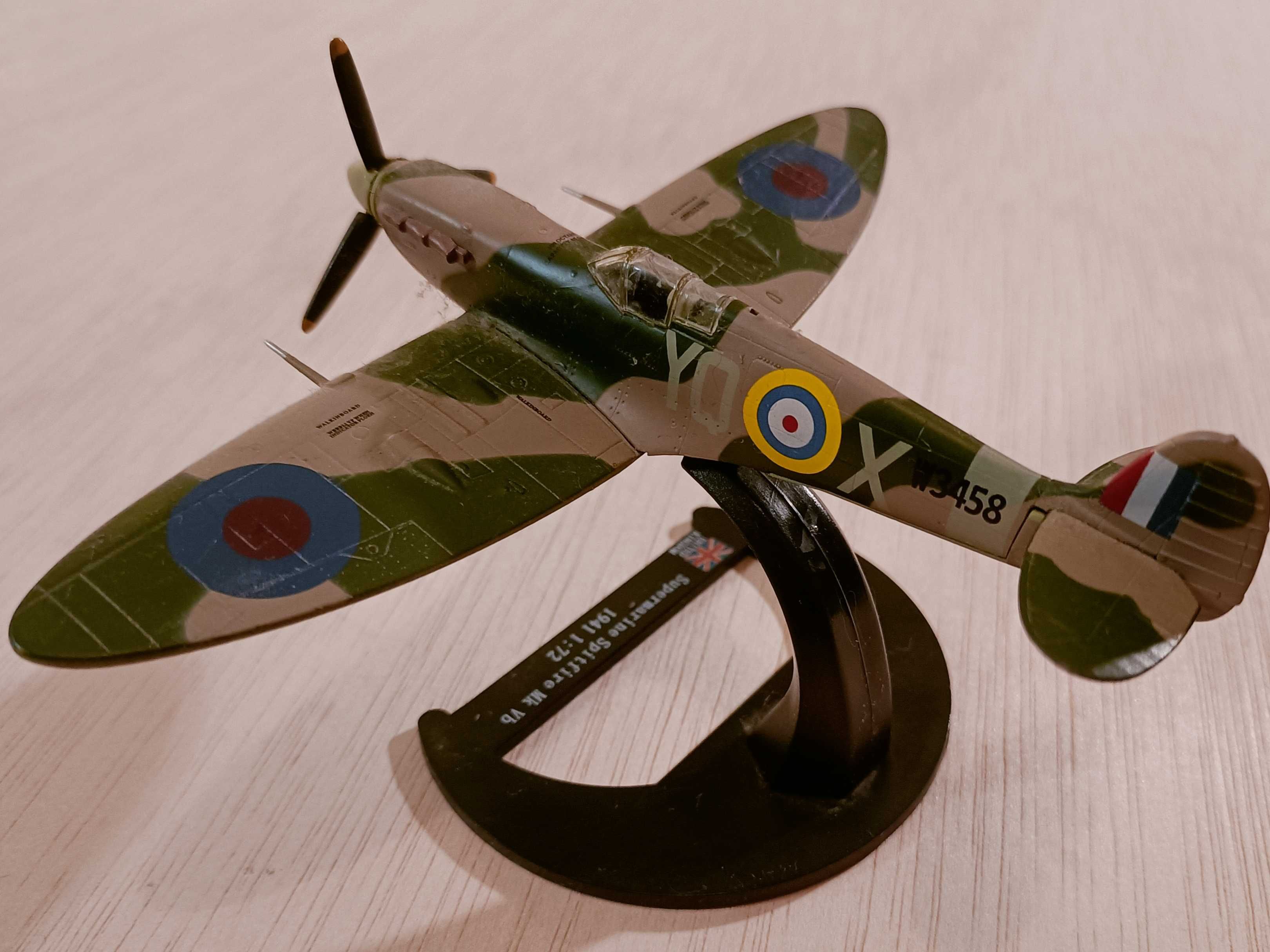 Miniatura avião Spitfire