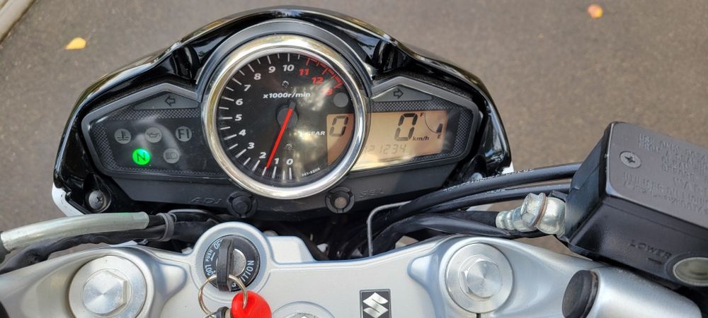 Suzuki GSR 250. 2015p. Сузукі.