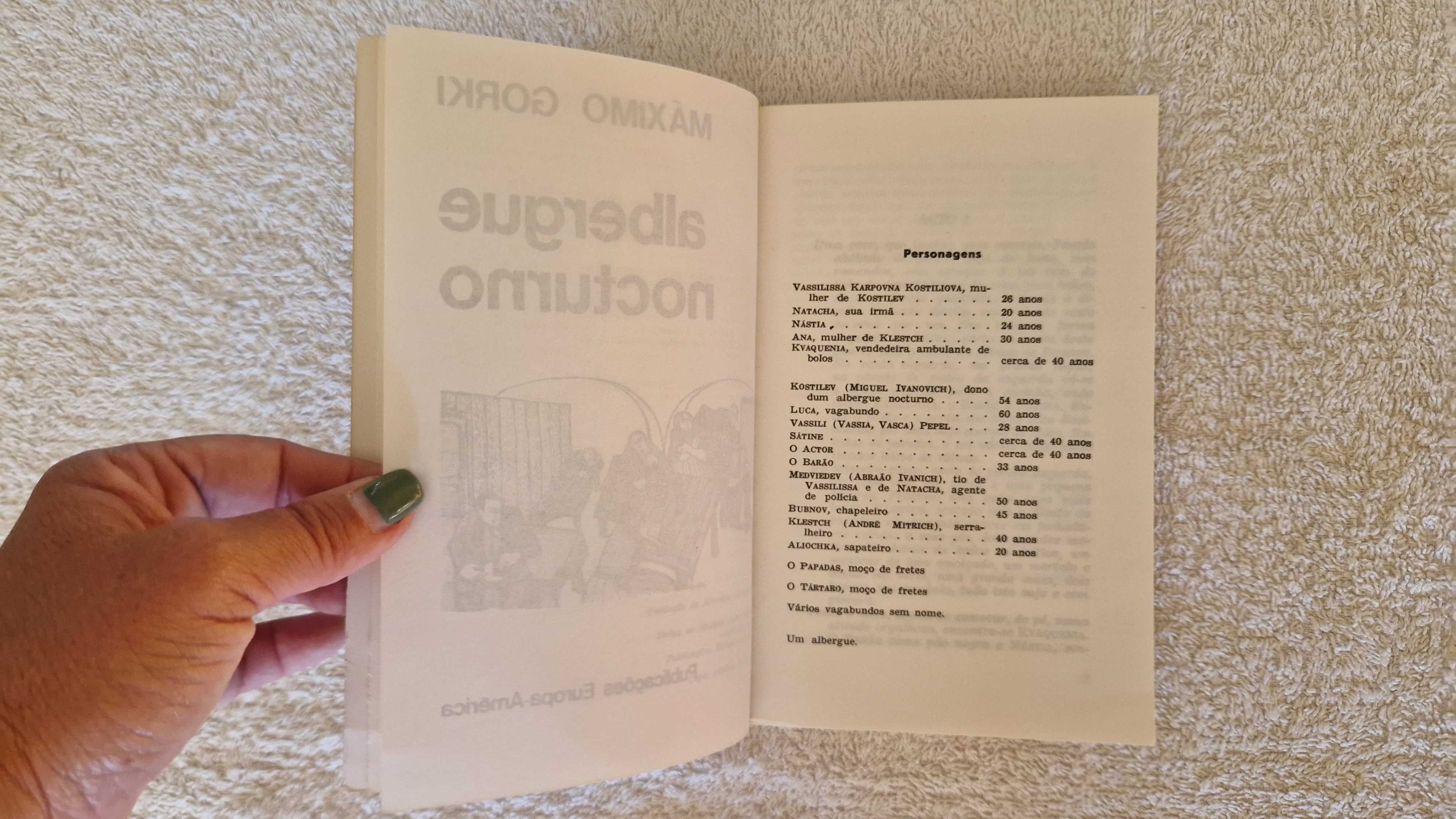 Livro "Albergue Nocturno" de Máximo Gorki