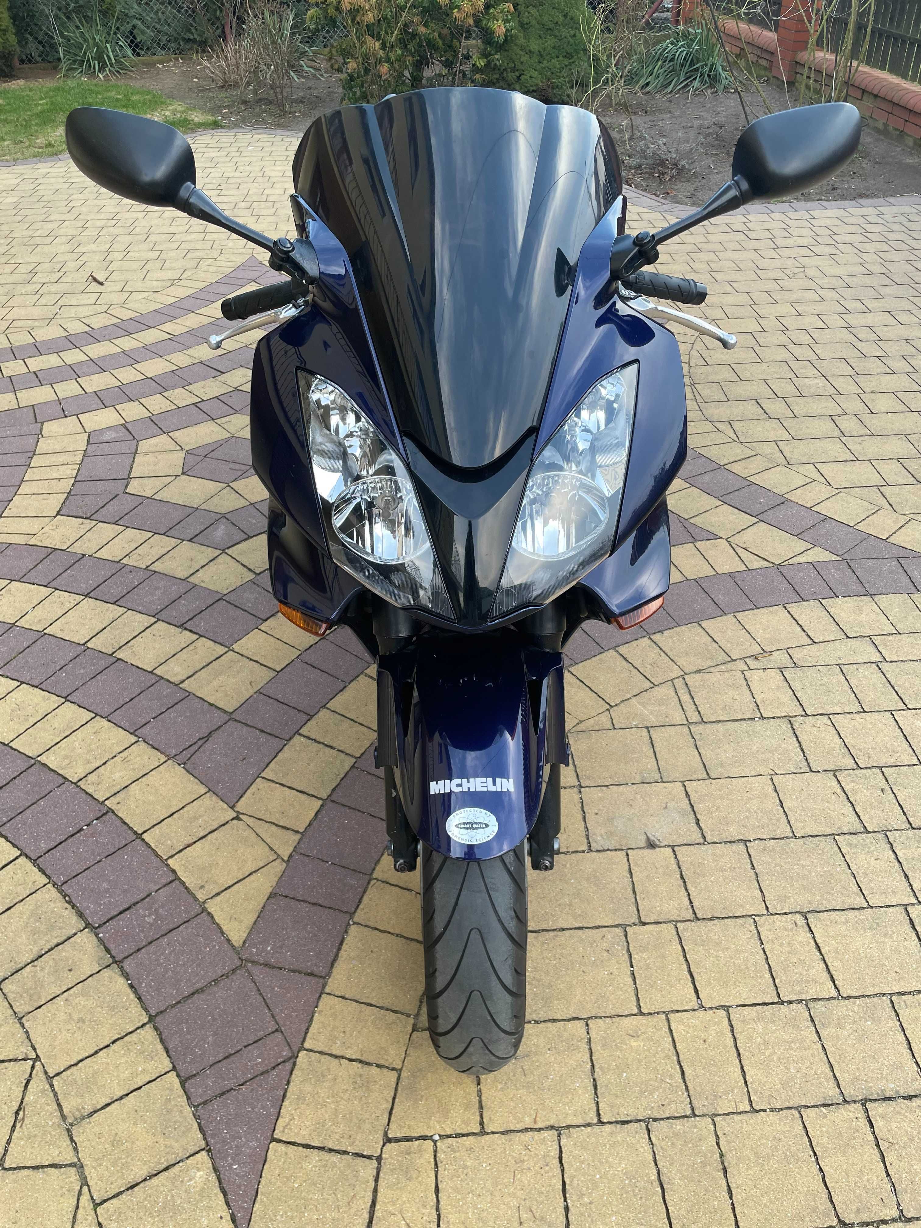 Honda VFR 800, 2004r