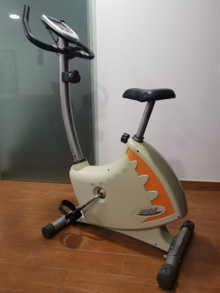 Bicicleta Estática BH Fitness