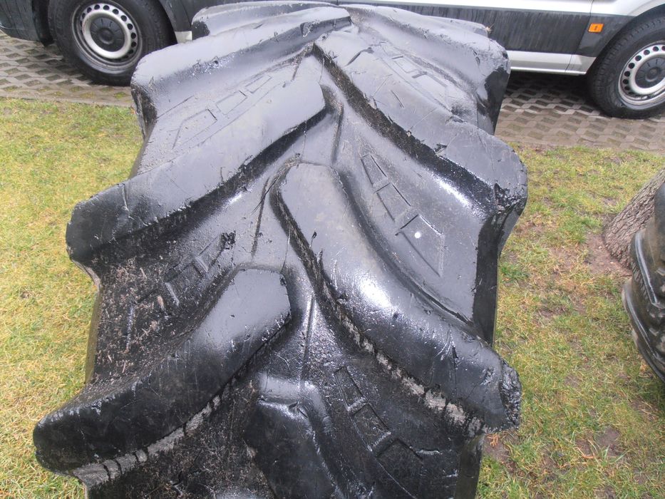 Opony  440/65 R-24