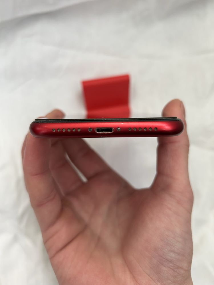продаю iphone xr в нормальному стані