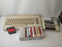 Komputer Retro Commodore 64 + cartridge + magnetofon