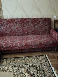 Продаю диван б/у за 2000гривен,длина-2метра,раскладывается.