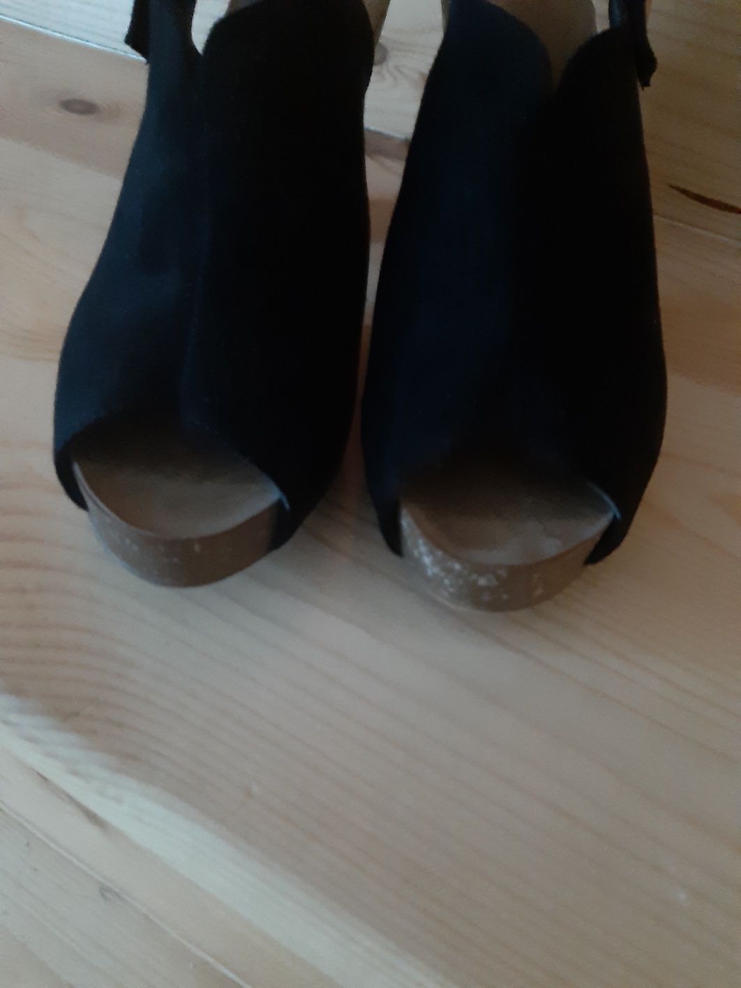 Czarne sandały na obcasie rozmiar 37