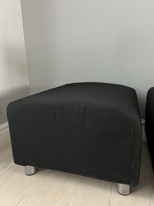 Puf IKEA KLIPPAN w kolorze czarym  54X54X39