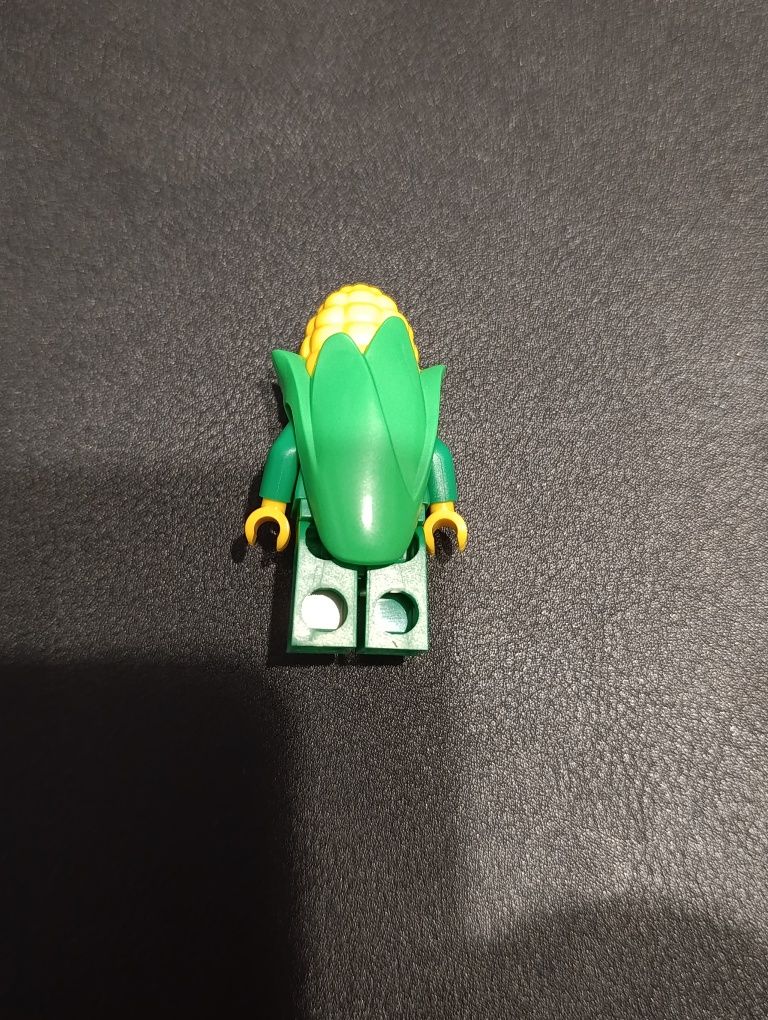 LEGO  (Corn Cob Guy)  71018