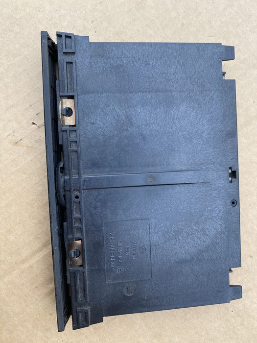 VW golf 4 uchwyt na kubki przod