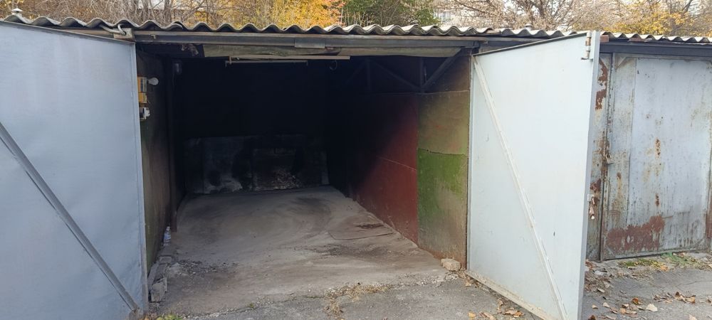 Продам гараж Кооперативний #1 вул.Івана Дзюби (сімʼї Сосніних)