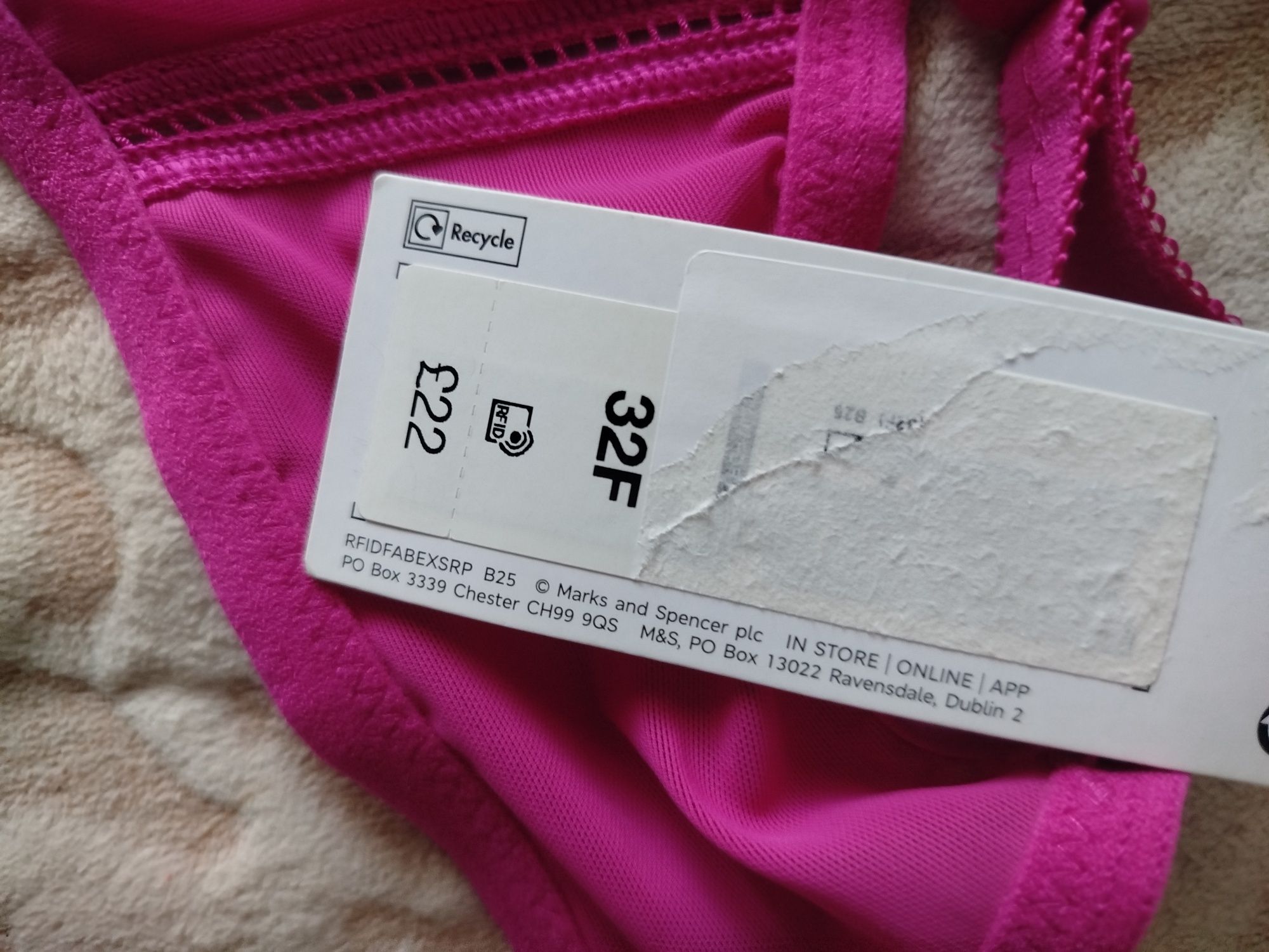 Продам бюстик m&s extra support bra
Размер 32 F. ( Объем 70 , тянется