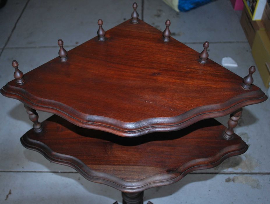 Mesinha de Apoio Para Sala ou Hall (Com mais de 50 Anos)