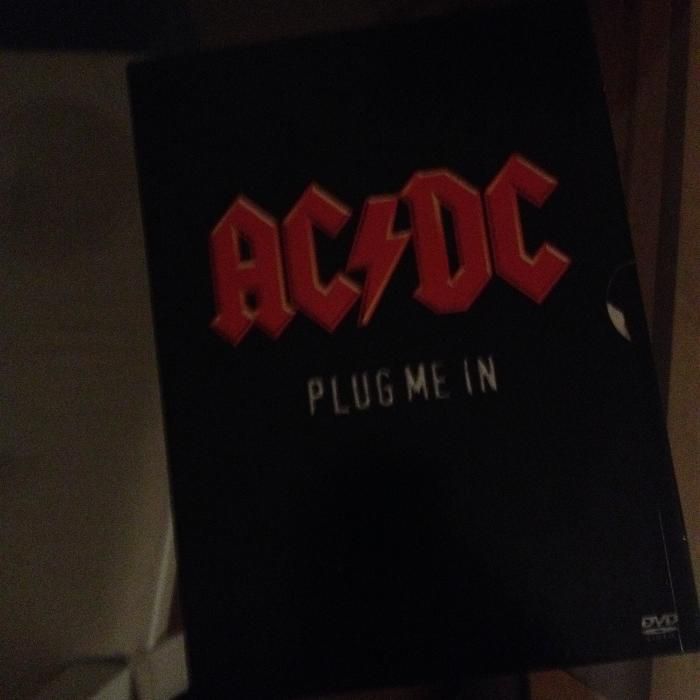 AC/DC colectânea DVDs "Plug me in"