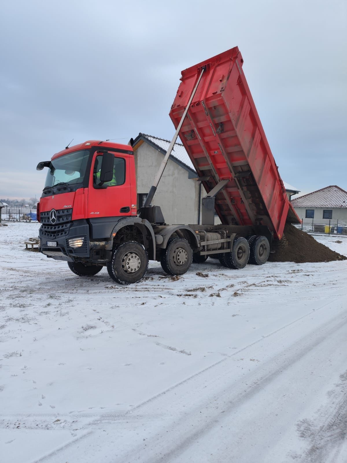 Wywrotka transport sprzedaż piasek ziemia kruszywo betonowe mieszane G