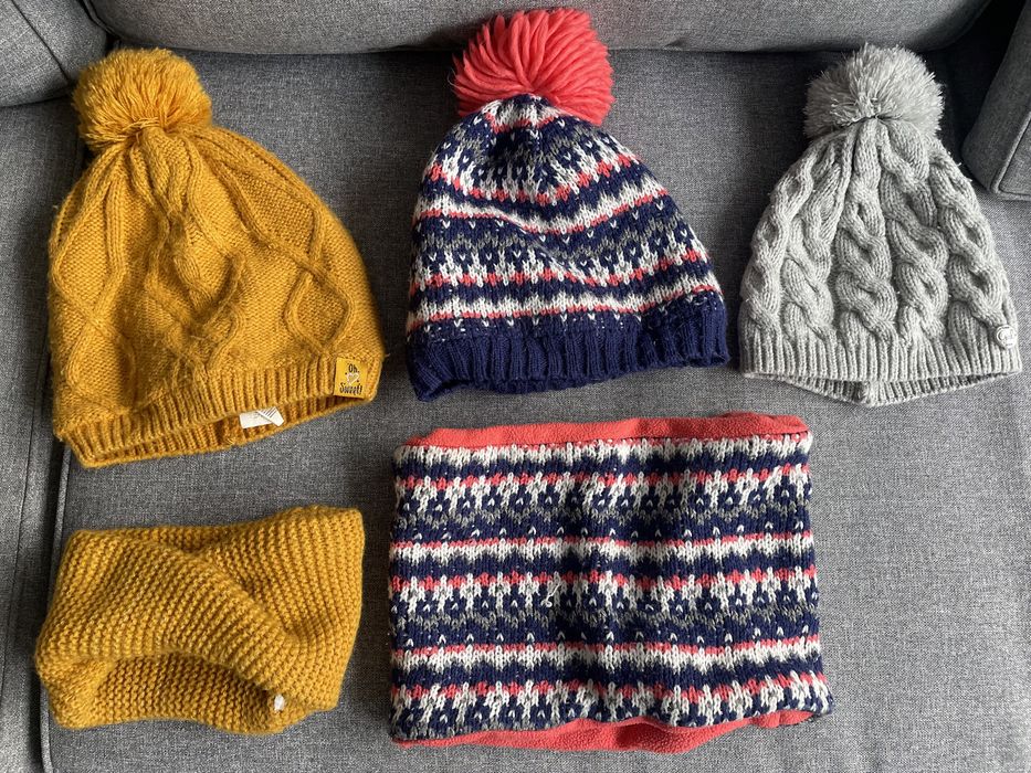 2 zestawy czapka + komin i szara czapka r. 52