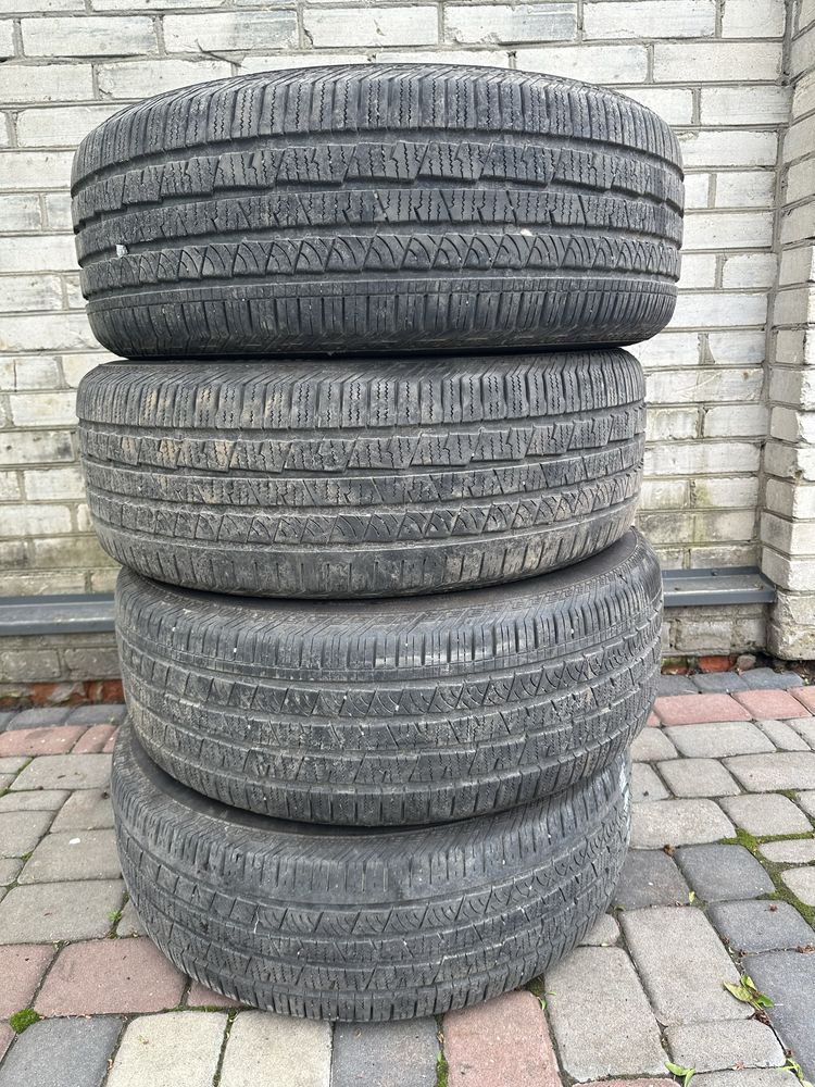 Резина 235/60 R18 Continental 2020 року комплект