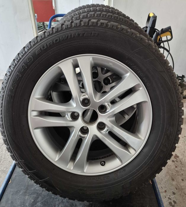 Koła zimowe 17"od Hondy CR-V IV 225/65R17 Falken 4 sztuki