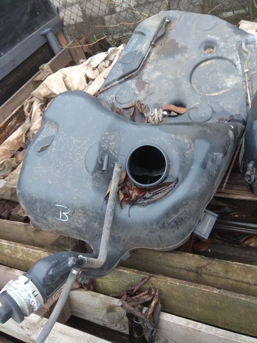 Бензобак БМВ Е34..продам .договорная