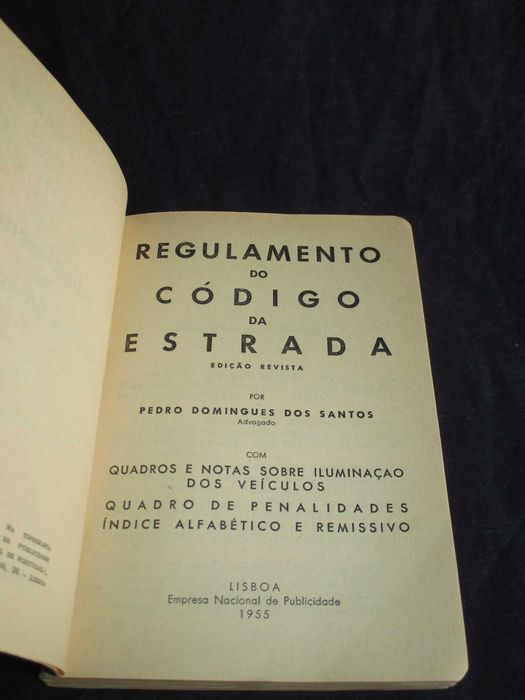Livro Regulamento do Código da Estrada Pedro Domingues dos Santos 1955