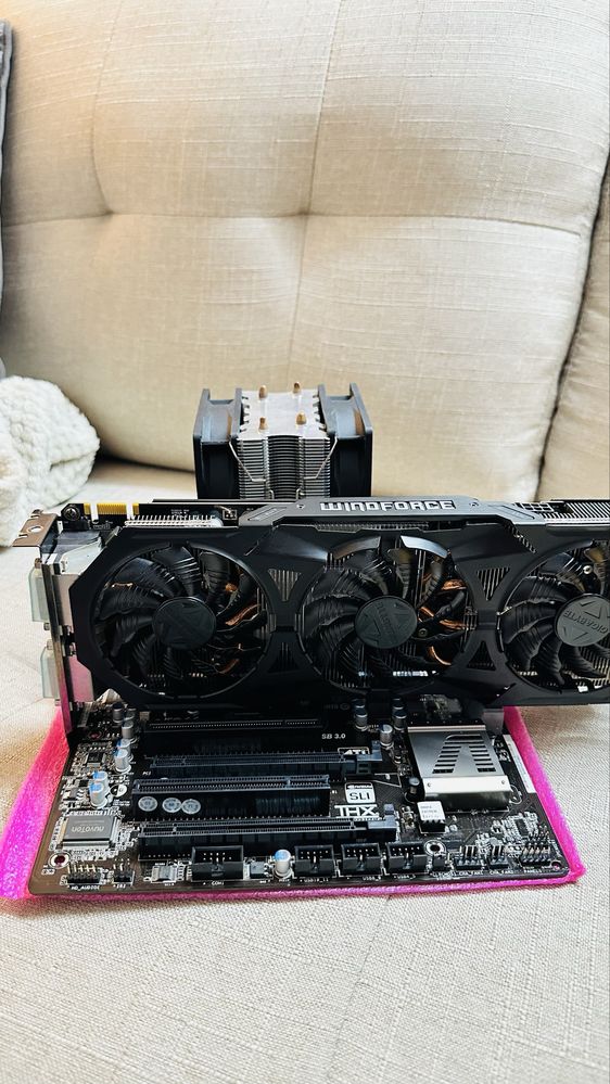 Motherboard + CPU AMD + Memororia + Placa de Video