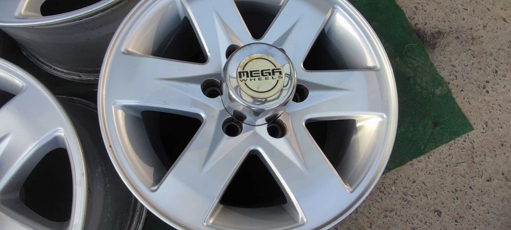 Felgi Aluminiowe 6x139.7  8Jx16 ET25  Jeep Nissan Komplet 4-szt