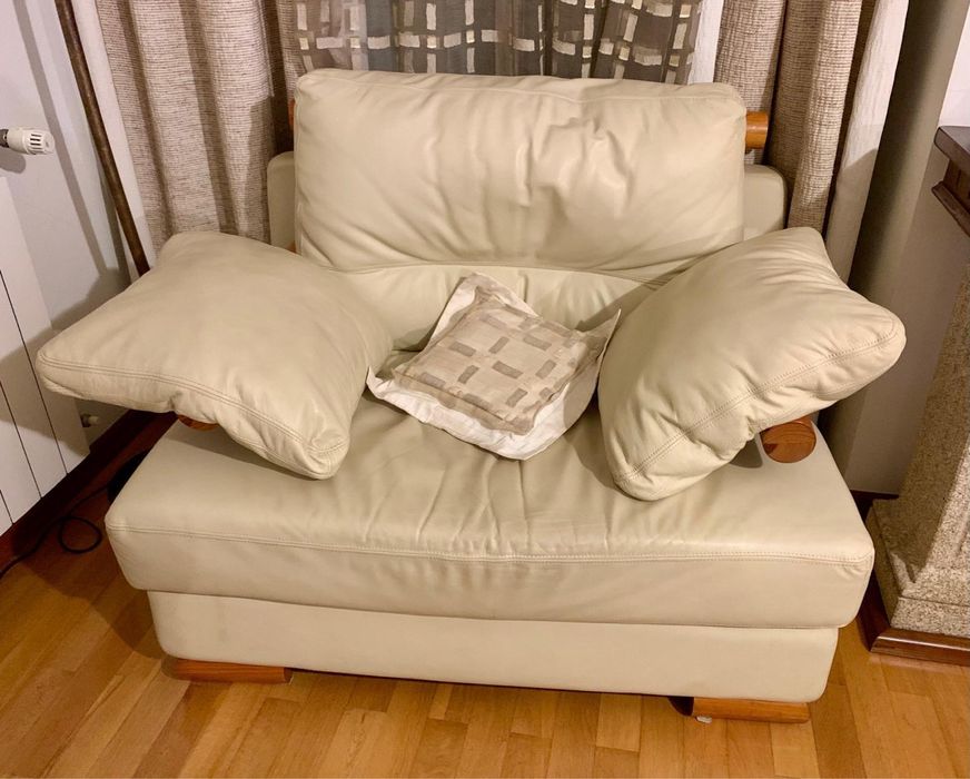 Sofá e Poltrona em Pele Genuína