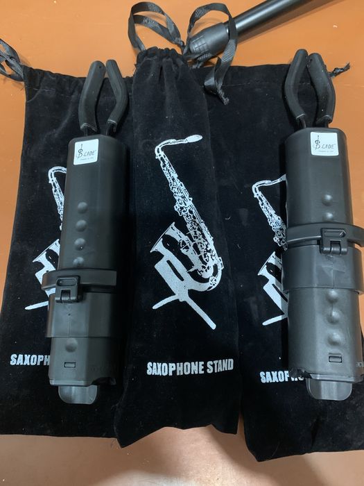 Труба Американська нова, флейта, саксофони та аксесуари, пюпітри.