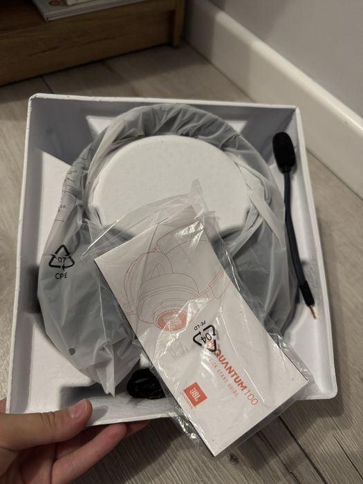 Навушники JBL модель QUANTUM 100